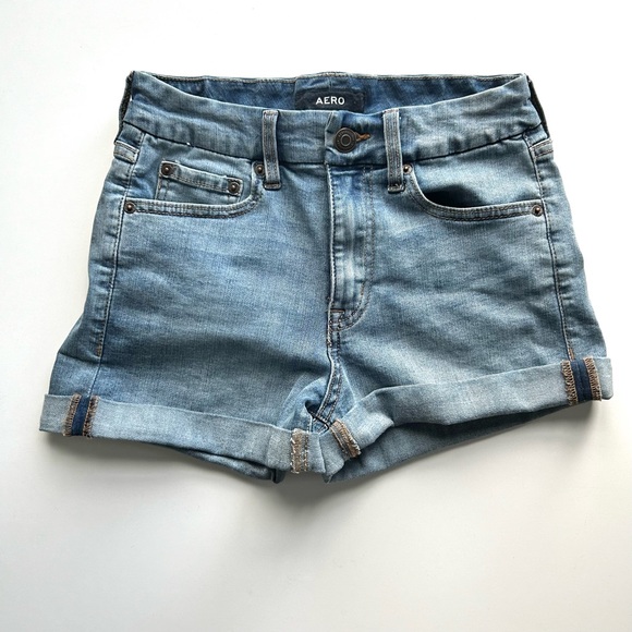 Aeropostale Pants - 🏖️Aero Mid Rise Curvy Jean Shorts. Size: 6